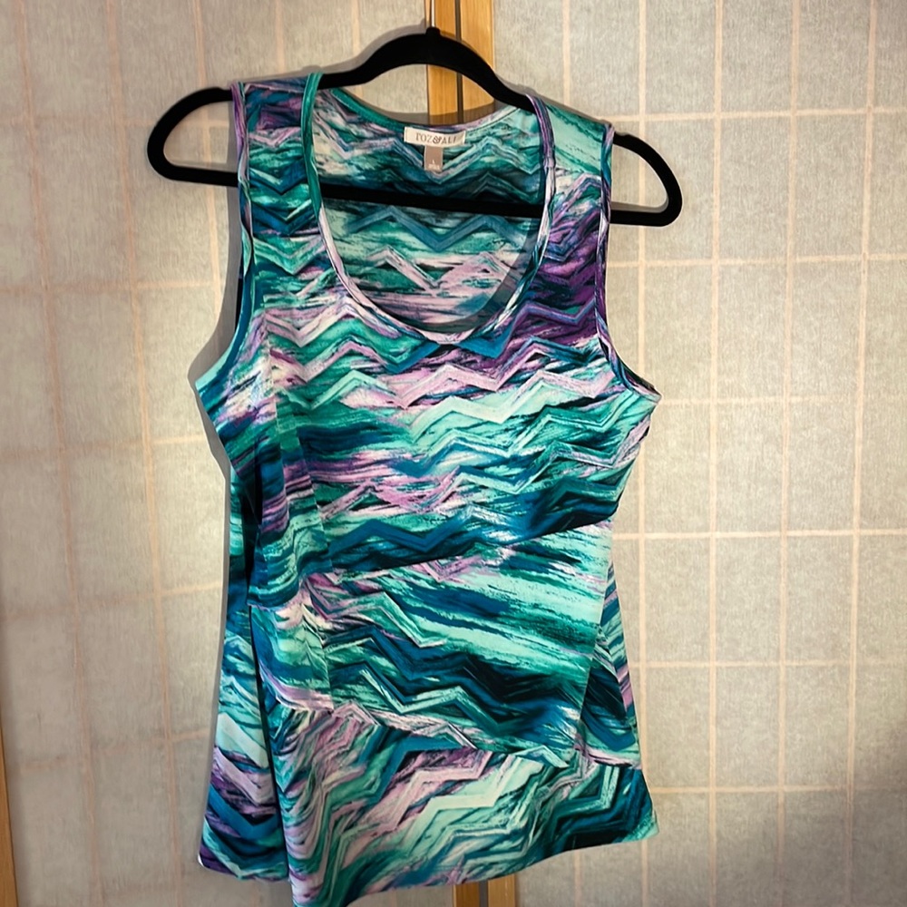 Roz&Ali Sleeveless Top with Tiered Front size L